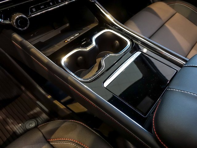 New 2026 Chevrolet Traverse Z71 w/ Enhanced Driving Package image 16