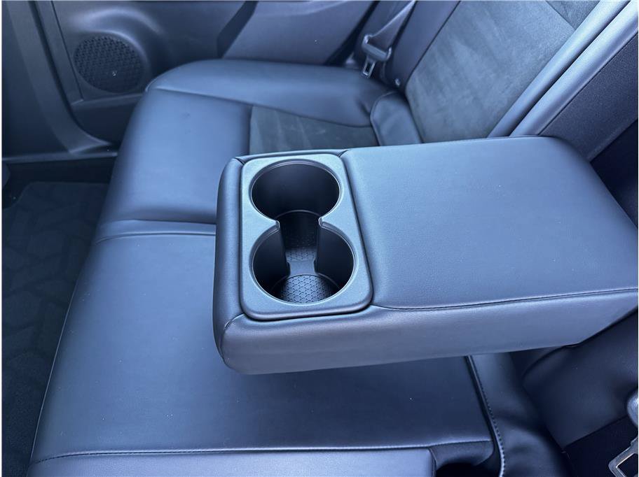 Used 2024 Nissan Ariya AWD image 17