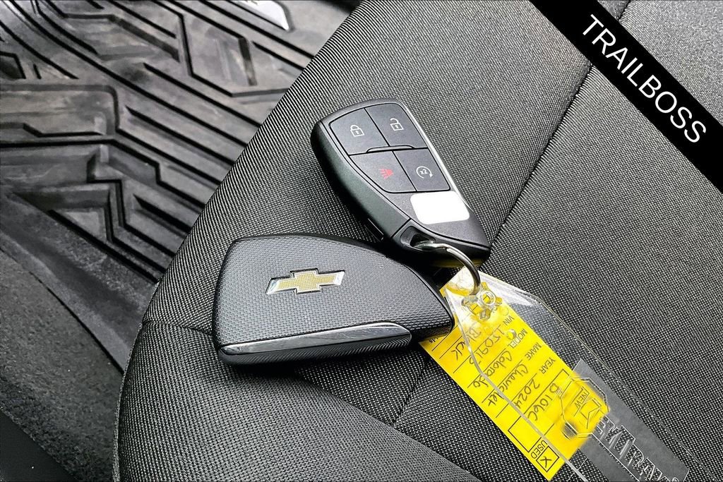 Used 2024 Chevrolet Colorado Trail Boss w/ LPO, Dark Essentials Package image 34