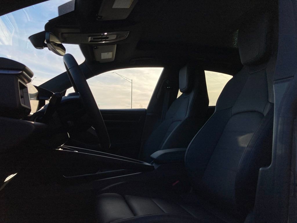 Used 2025 Porsche Macan 4S Electric image 5