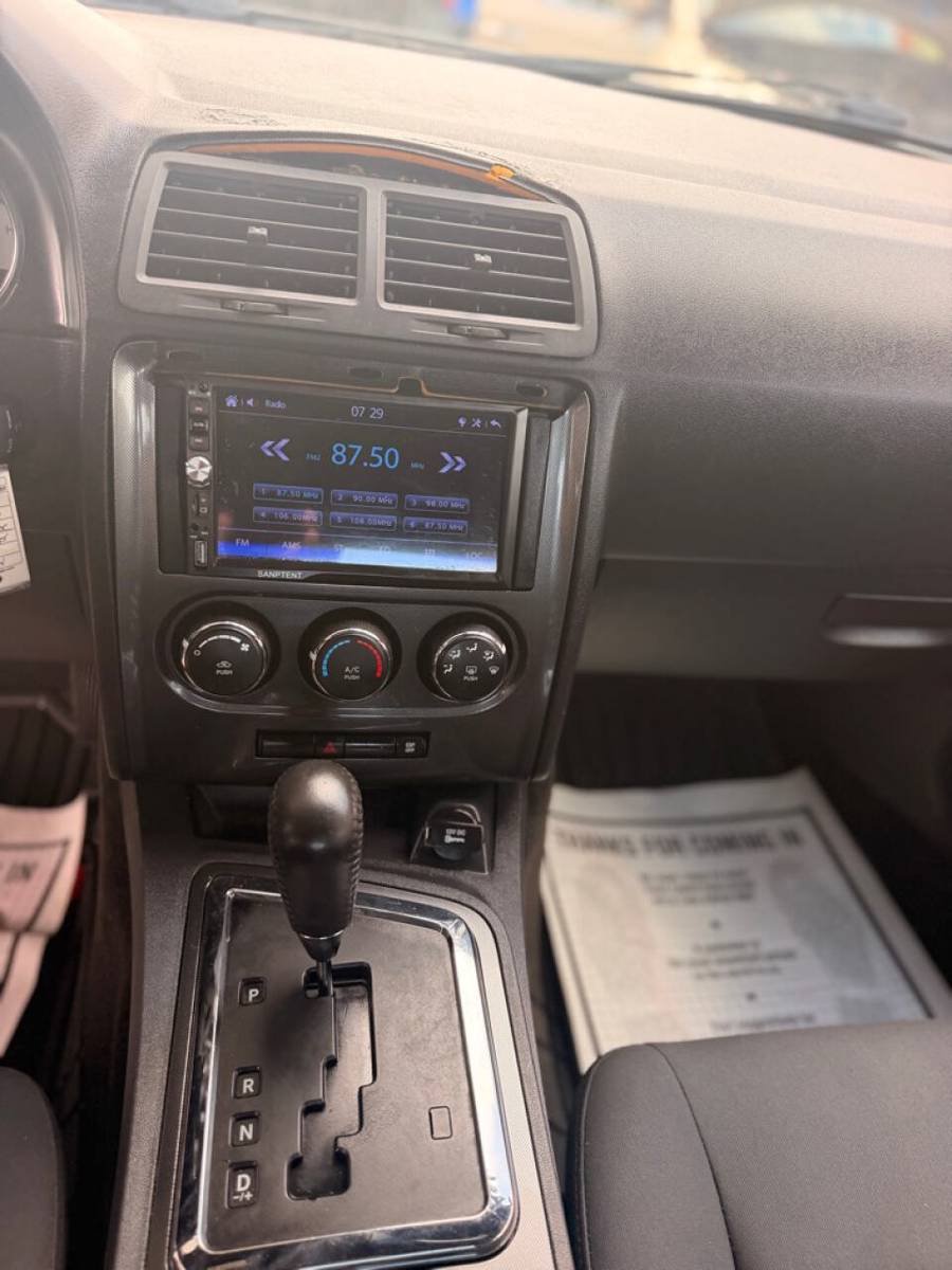 Used 2010 Dodge Challenger SE RWD image 15