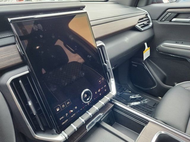 New 2026 GMC Acadia Denali w/ Super Cruise Package image 16