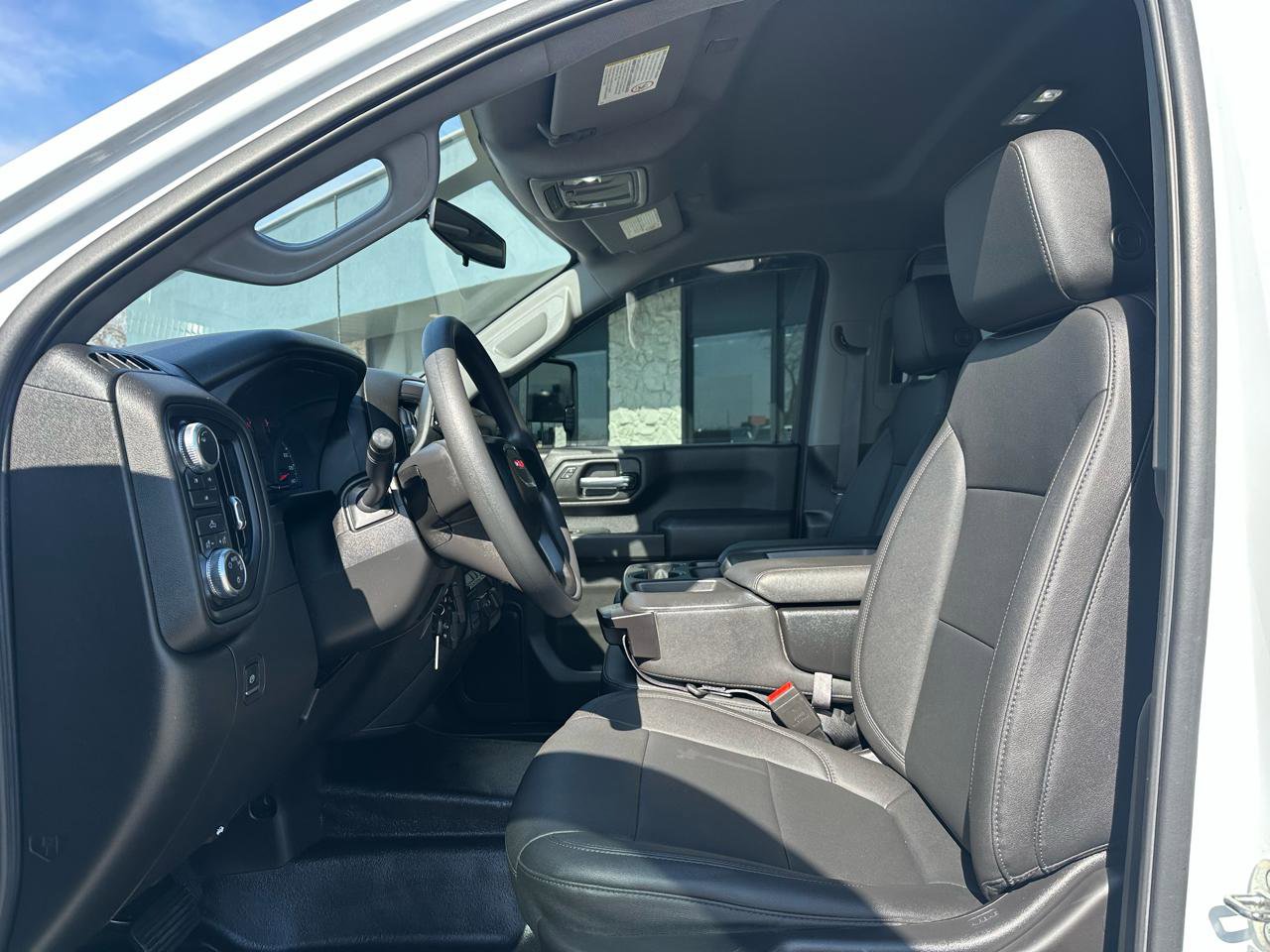 Used 2022 GMC Sierra 2500 Pro w/ Convenience Package image 2