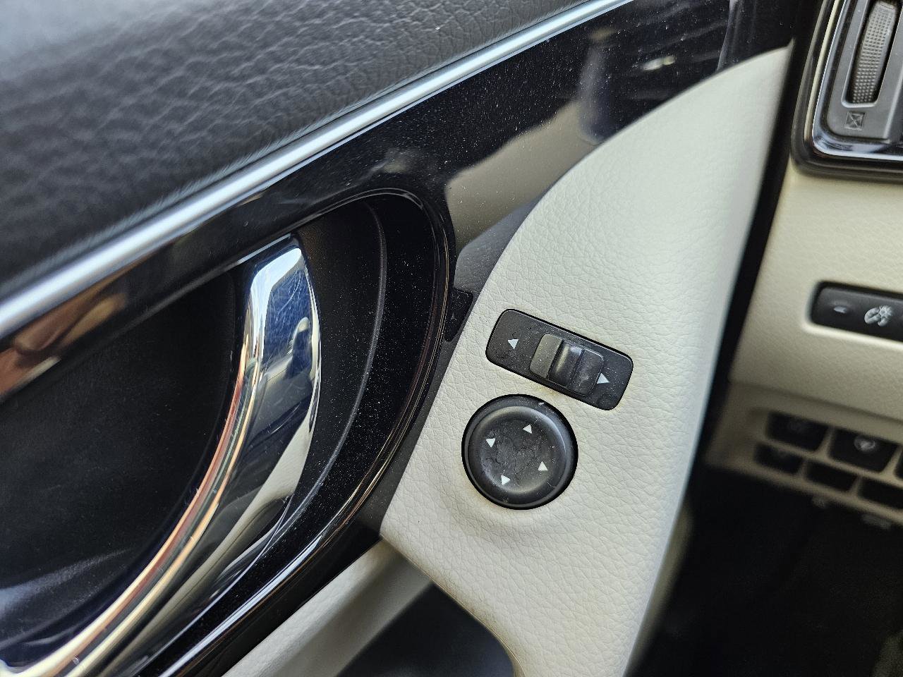 Used 2019 Nissan Rogue Sport SL w/ Premium Package image 42