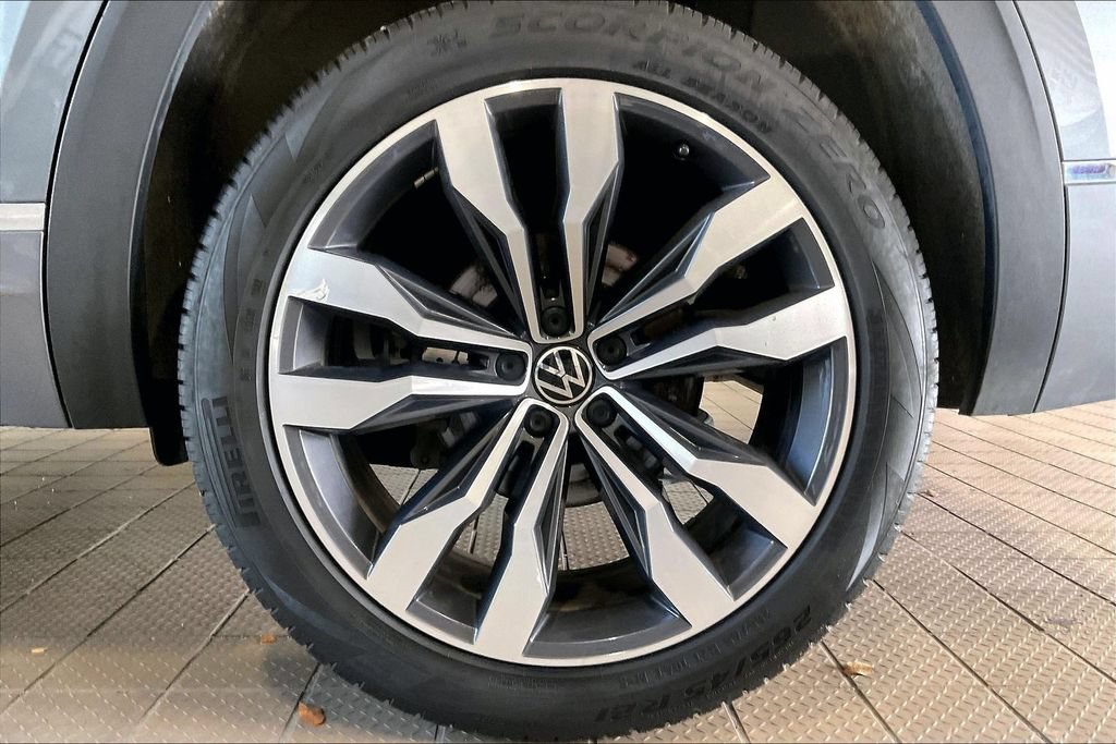 Used 2023 Volkswagen Atlas SEL Premium AWD/4WD image 34