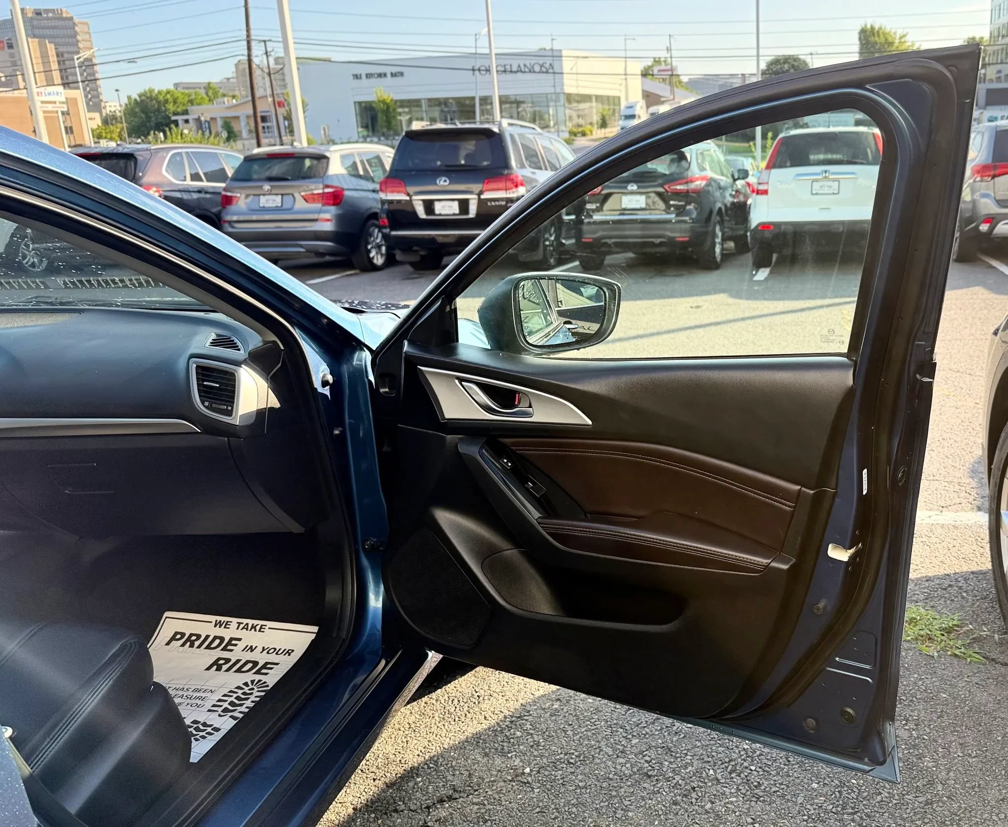 Used 2017 MAZDA MAZDA3 Touring FWD image 31