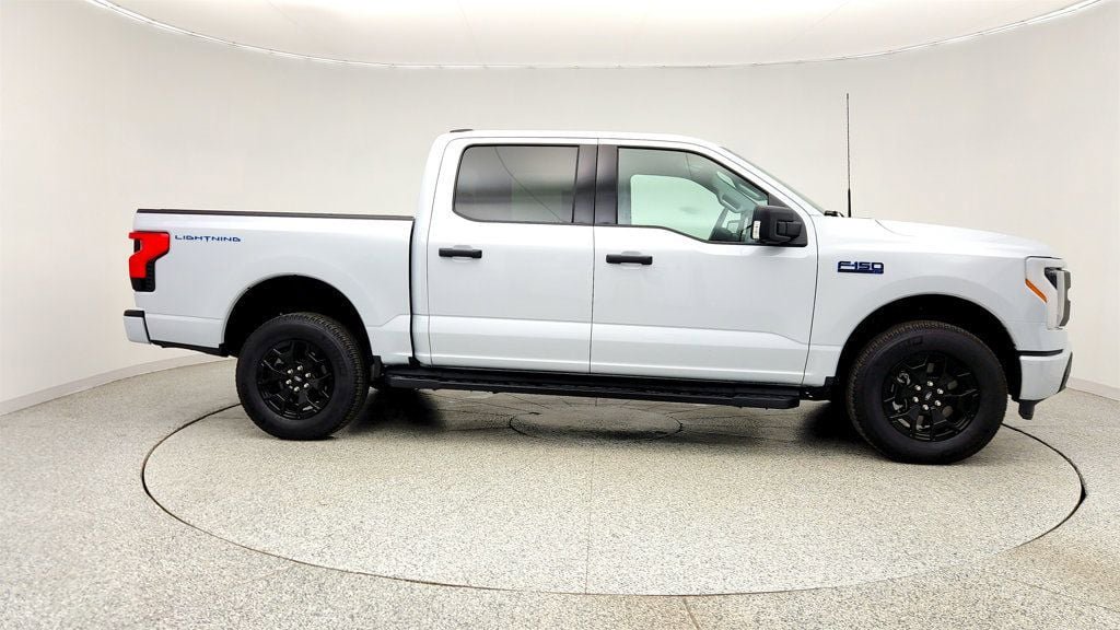 Used 2025 Ford F150 Lightning XLT AWD/4WD image 4