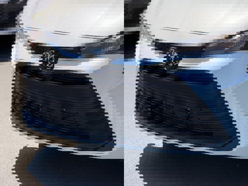 Used 2026 Toyota Corolla LE FWD image 9