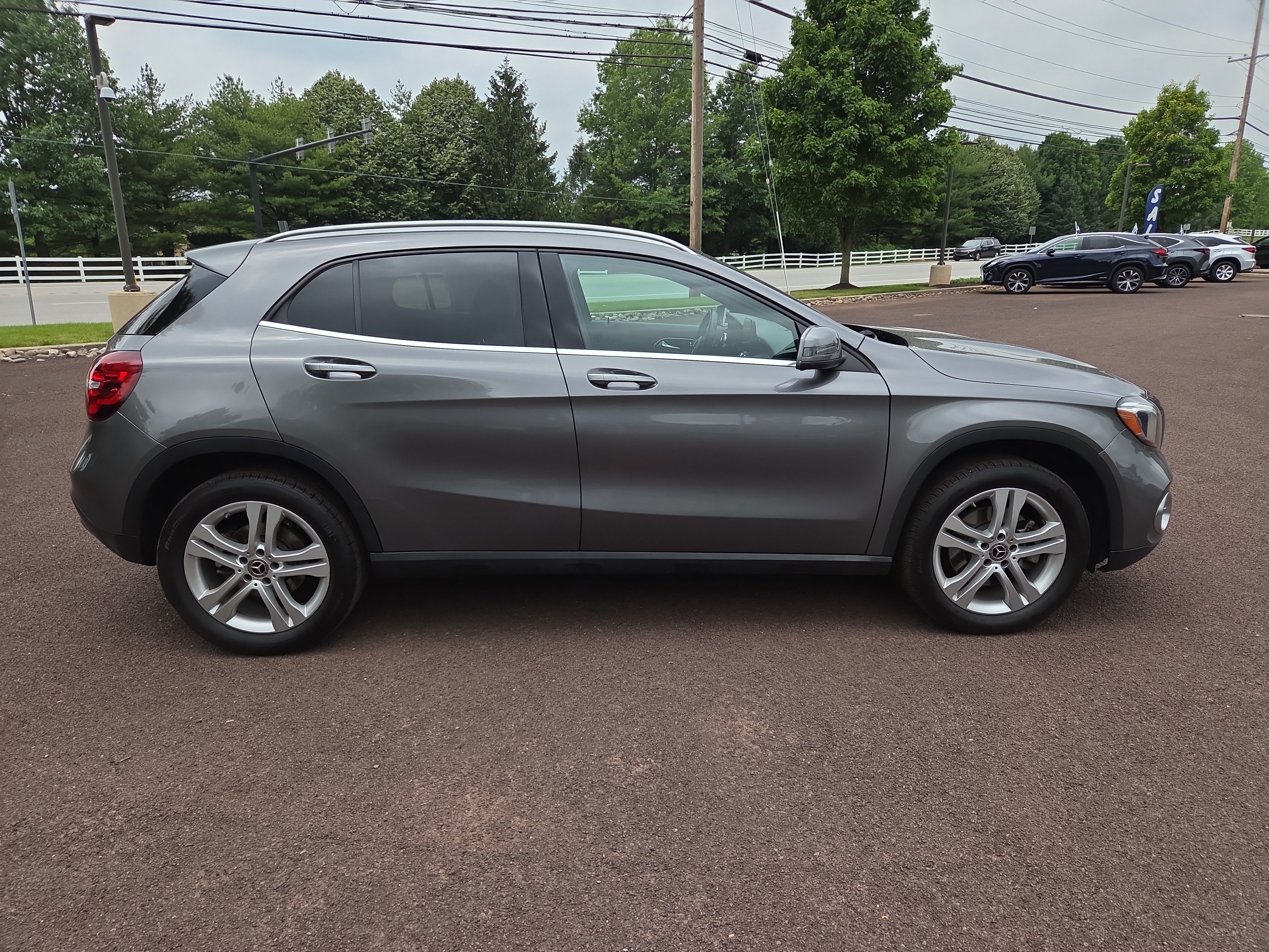 Used 2018 Mercedes-Benz GLA 250 4MATIC image 2