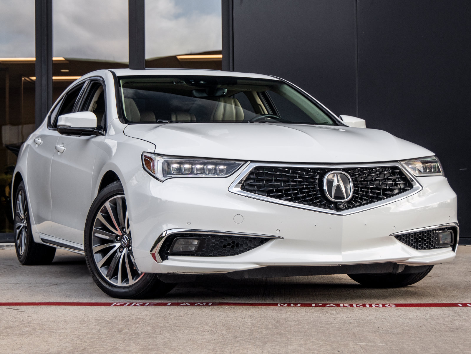 Used 2018 Acura TLX w/ Advance Package FWD image 2