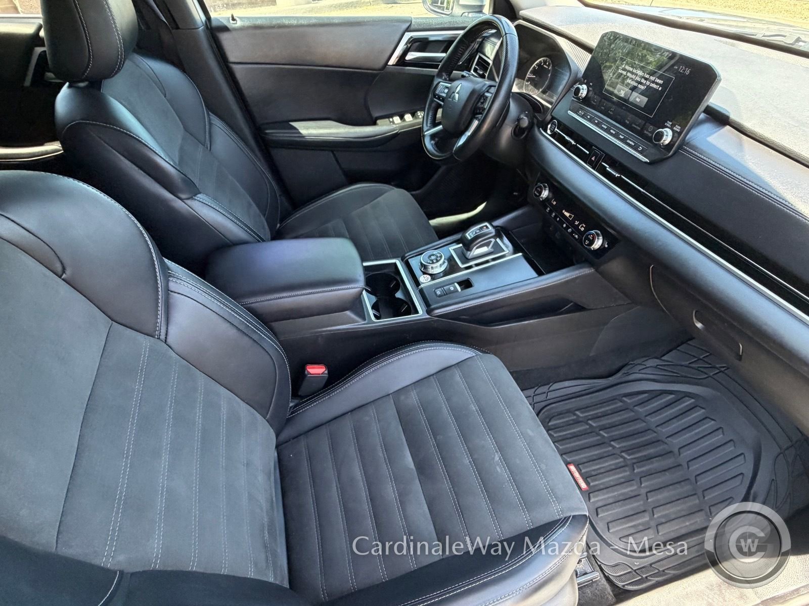 Used 2024 Mitsubishi Outlander SE image 12