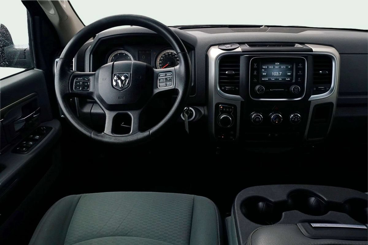 Used 2017 RAM 1500 Classic SLT AWD/4WD image 18