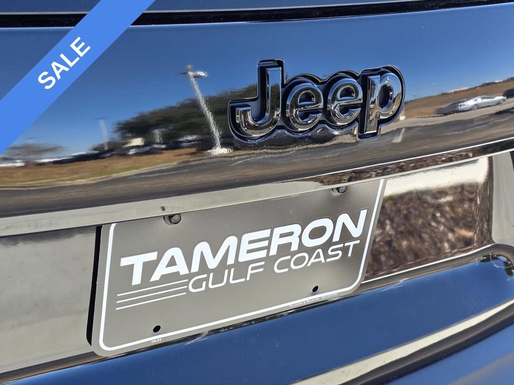 Used 2021 Jeep Cherokee Latitude Plus image 30