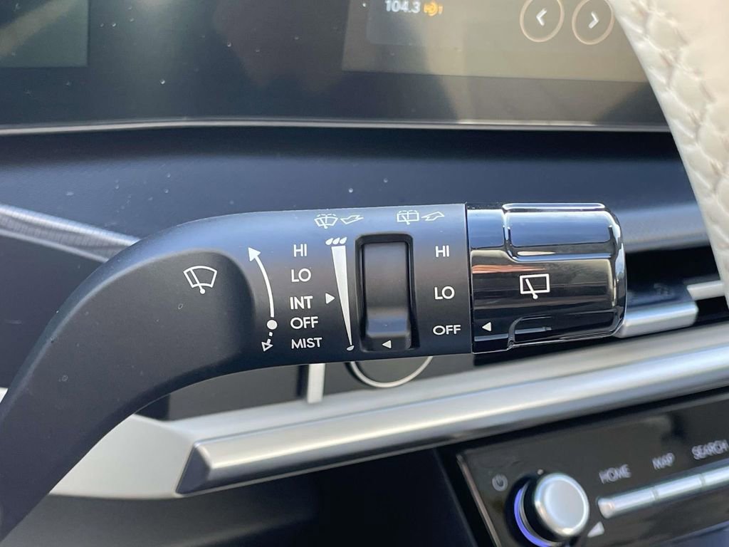 Certified 2025 Hyundai Santa Fe SEL image 13