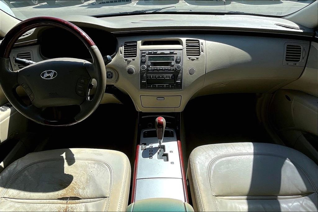 Used 2006 Hyundai Azera SE image 16