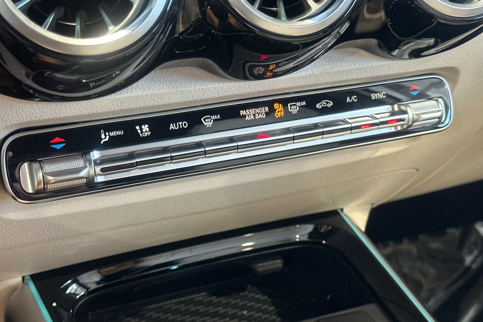 New 2025 Mercedes-Benz GLB 250 4MATIC image 20