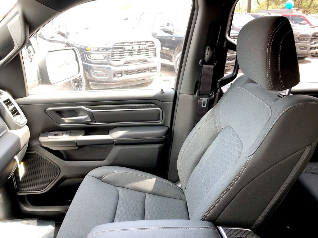 New 2026 RAM 1500 4x4 Crew Cab image 30