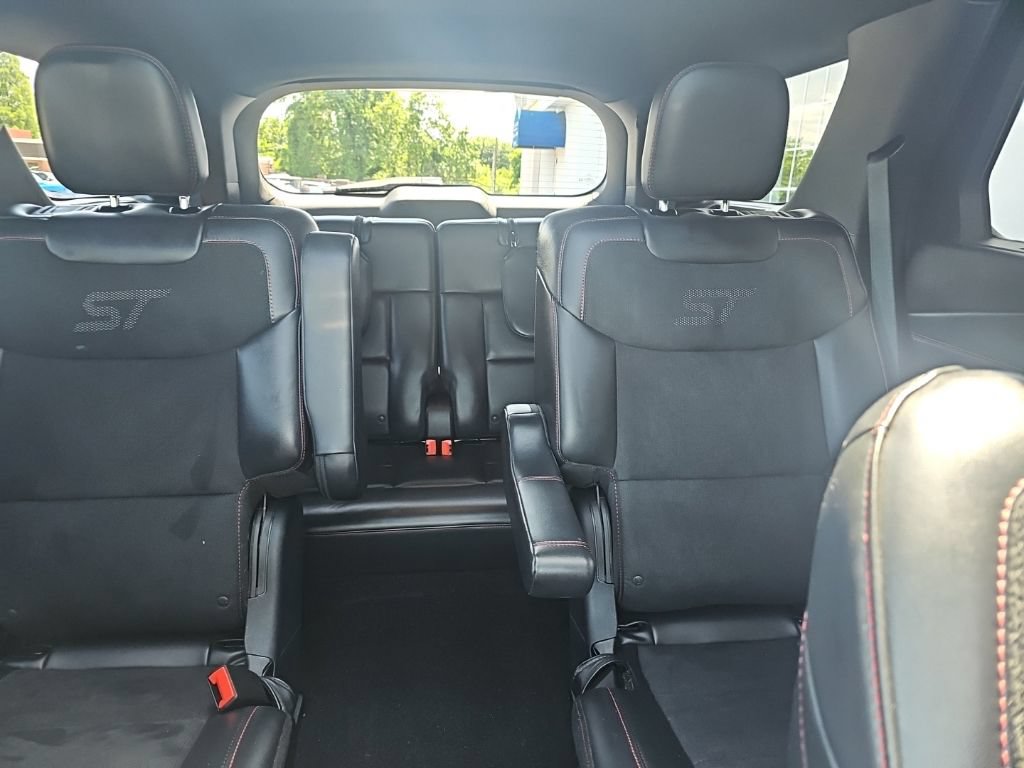 Used 2025 Ford Explorer ST AWD/4WD image 11