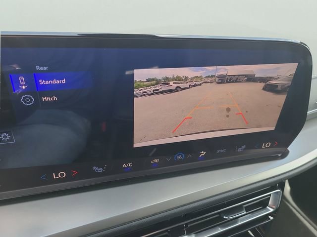 Used 2025 Chevrolet Traverse LT FWD image 33