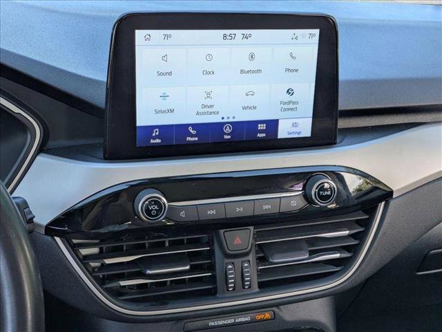 Used 2022 Ford Escape SE w/ SE Sport Appearance Package FWD image 9