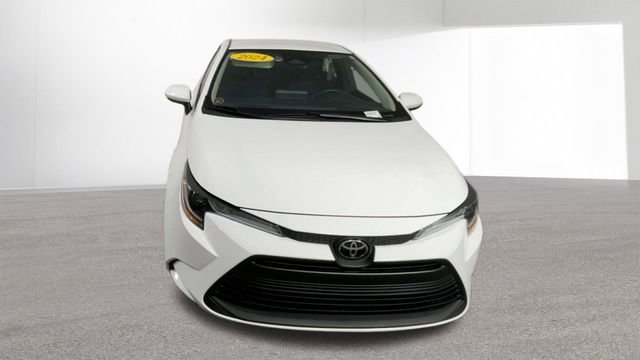Used 2024 Toyota Corolla LE FWD image 3