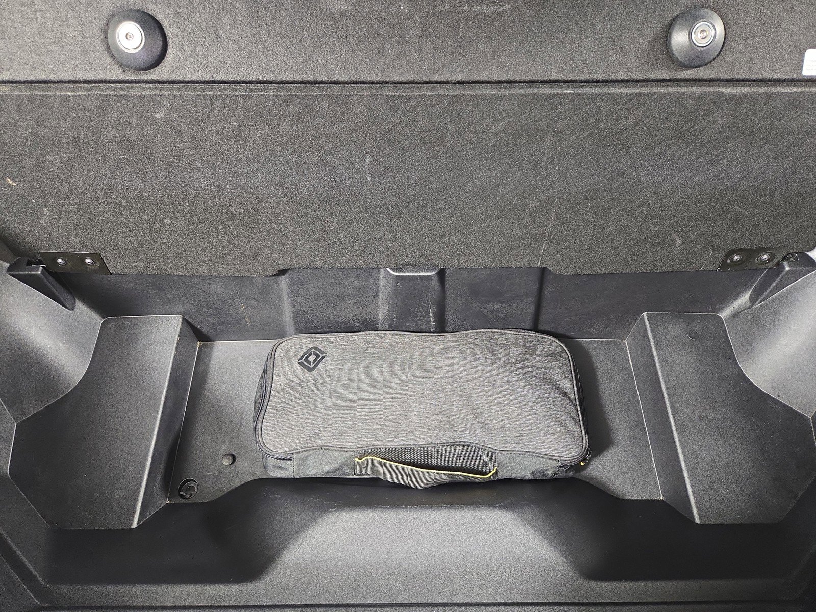 Used 2022 Rivian R1S Launch Edition image 14