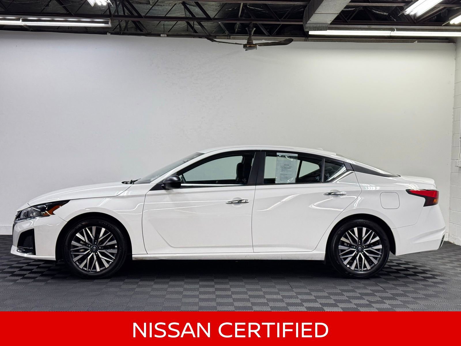 Certified 2025 Nissan Altima 2.5 SV FWD image 4