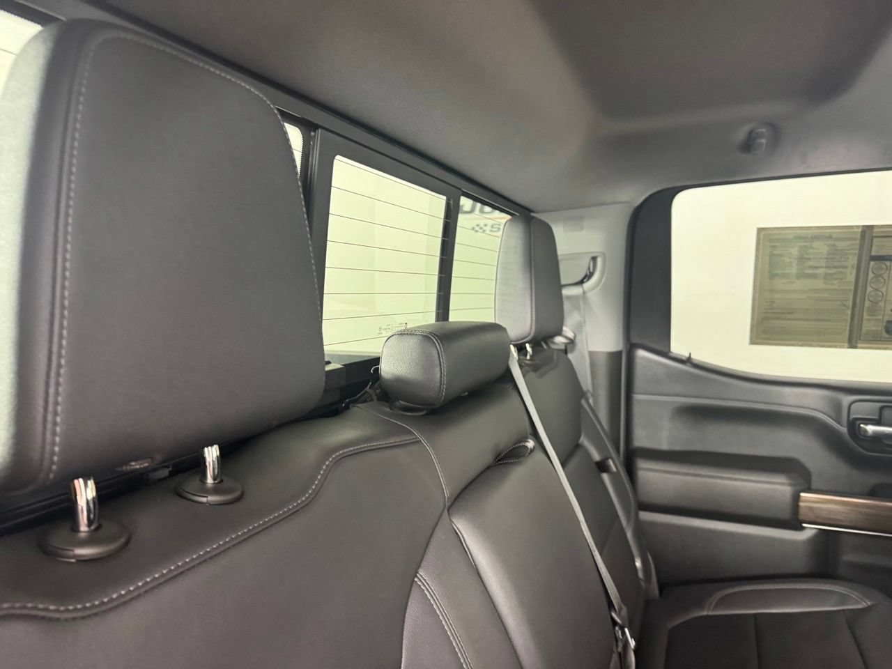 Used 2021 Chevrolet Silverado 1500 LT Trail Boss w/ Convenience Package II AWD/4WD image 28