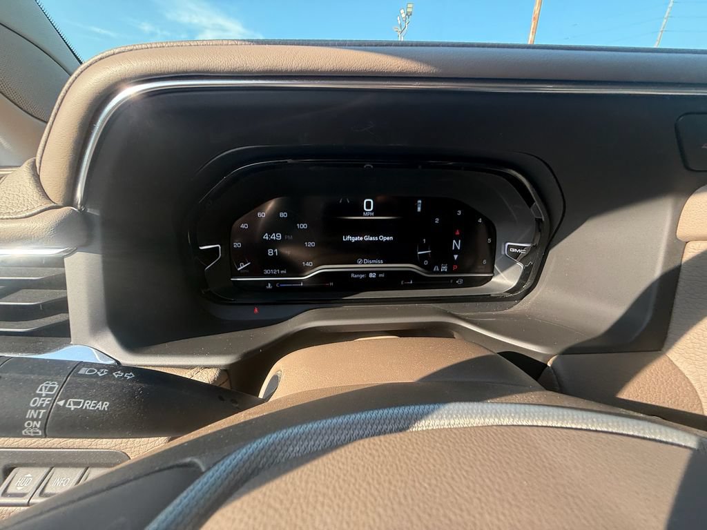 Used 2023 GMC Yukon XL Denali AWD/4WD image 17