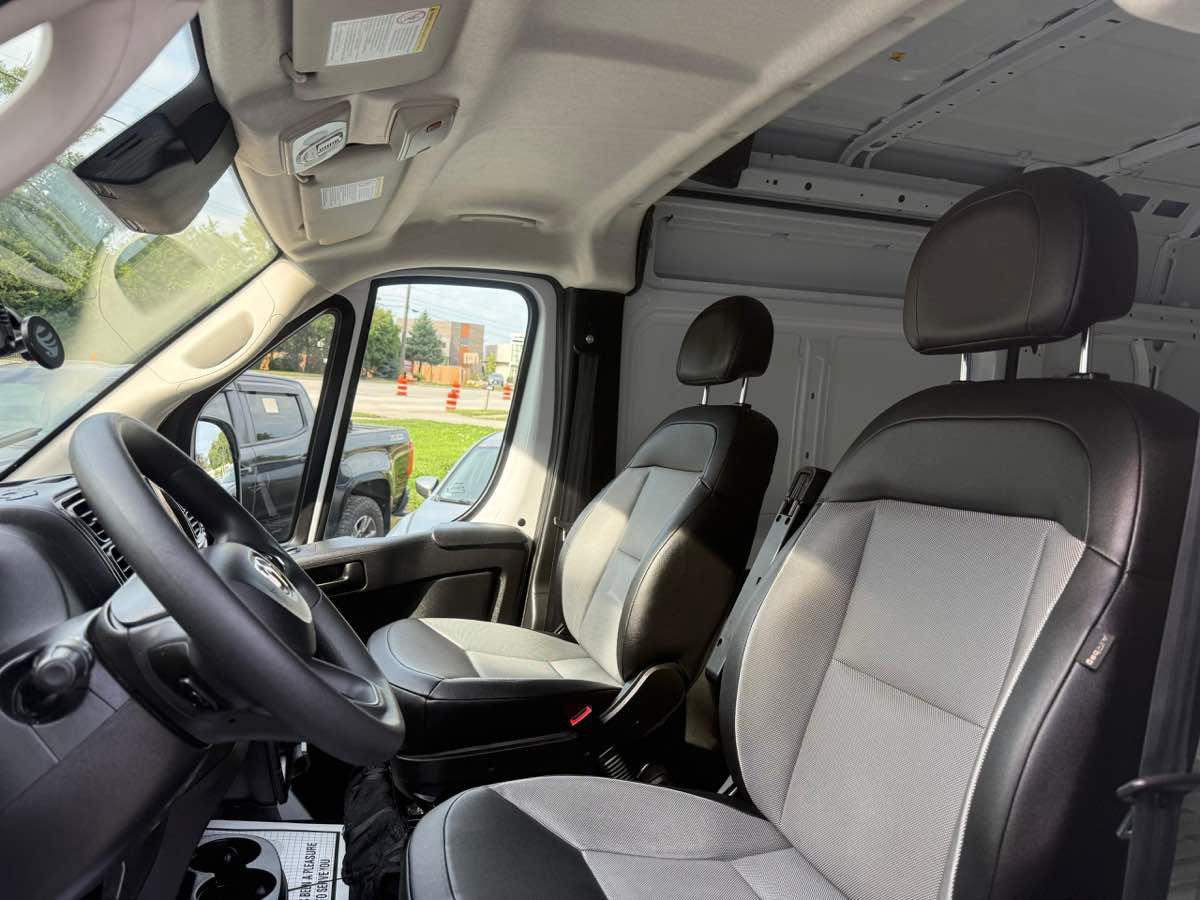 Used 2025 RAM ProMaster 2500 w/ Convenience Group FWD image 33