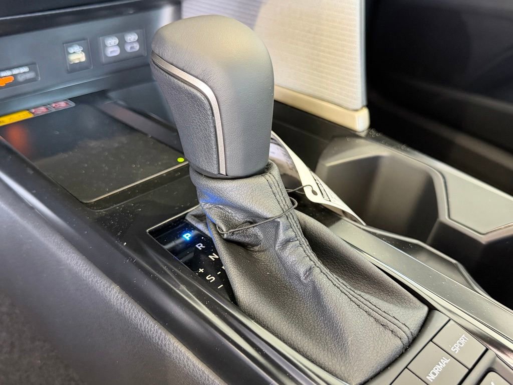 Used 2026 Toyota Camry SE w/ Convenience Package FWD image 29
