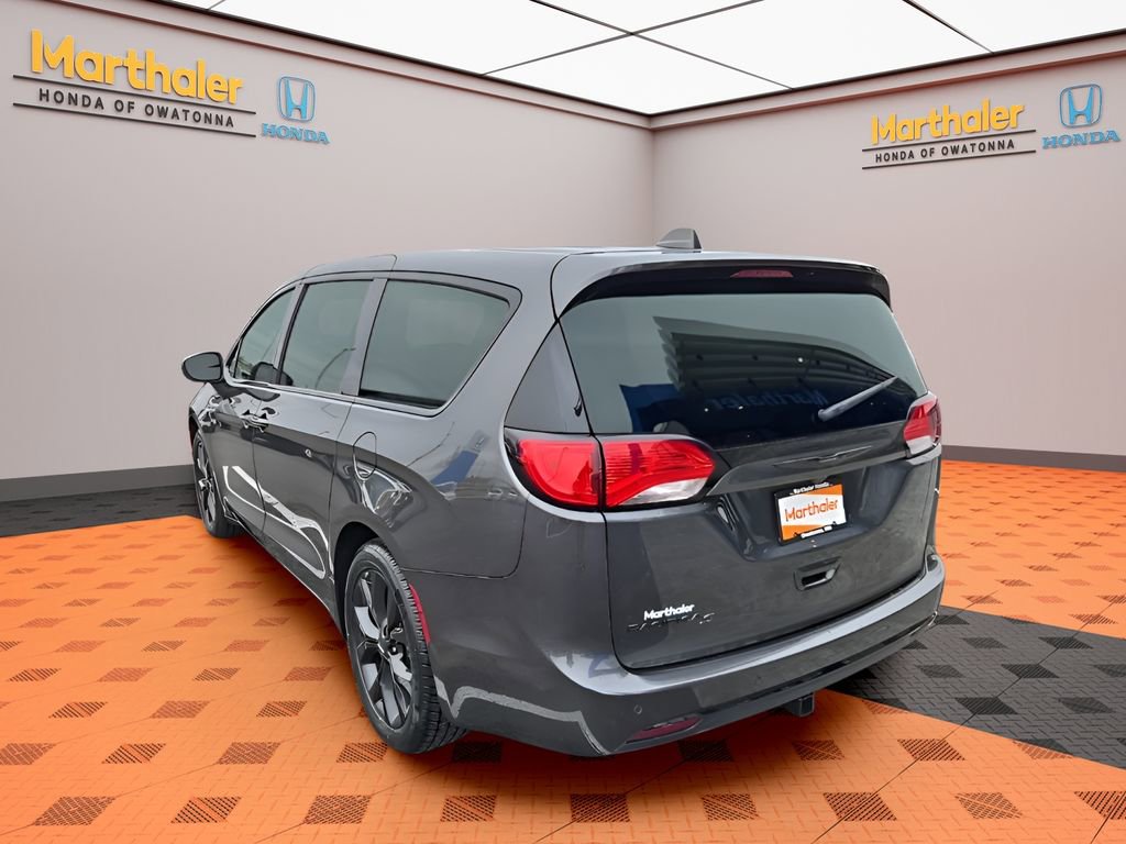 Used 2018 Chrysler Pacifica Touring Plus w/ S Appearance Package image 3