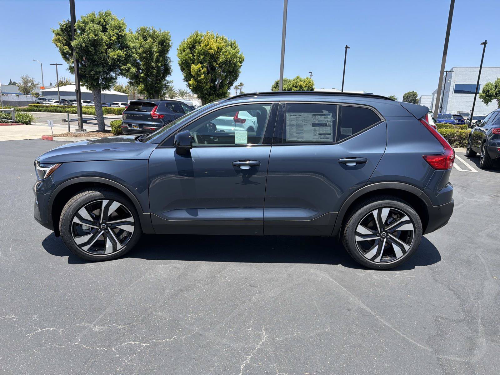 New 2026 Volvo XC40 B5 Ultra w/ Climate Package AWD/4WD image 4