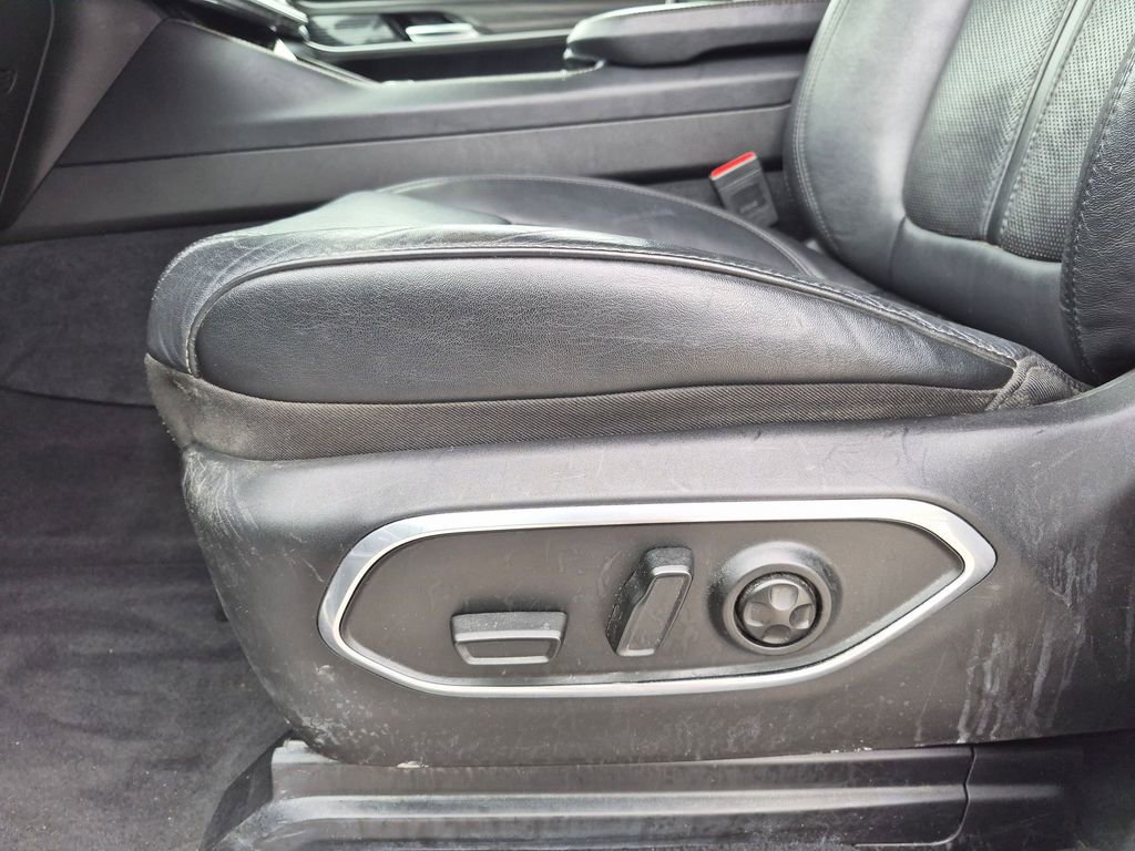 Used 2024 Jeep Wagoneer Series II w/ Flexible Seating Group RWD image 14
