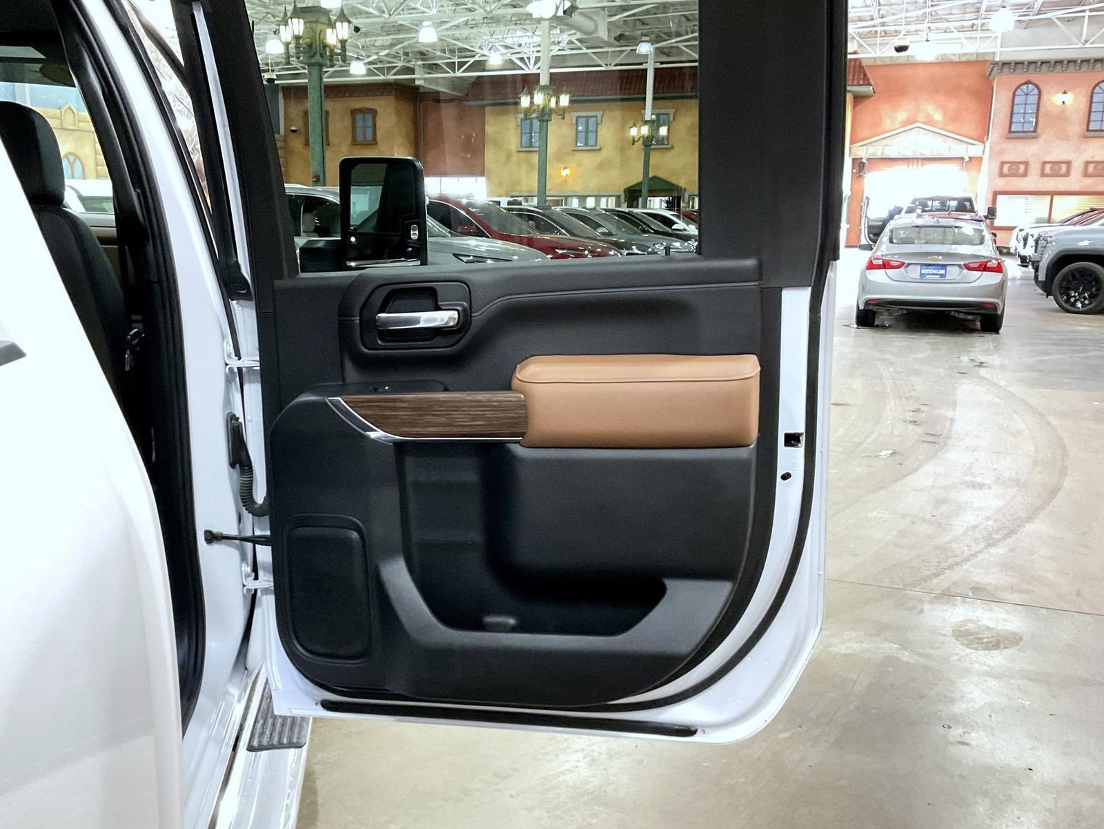 Used 2020 Chevrolet Silverado 2500 High Country w/ Z71 Off-Road Package image 17