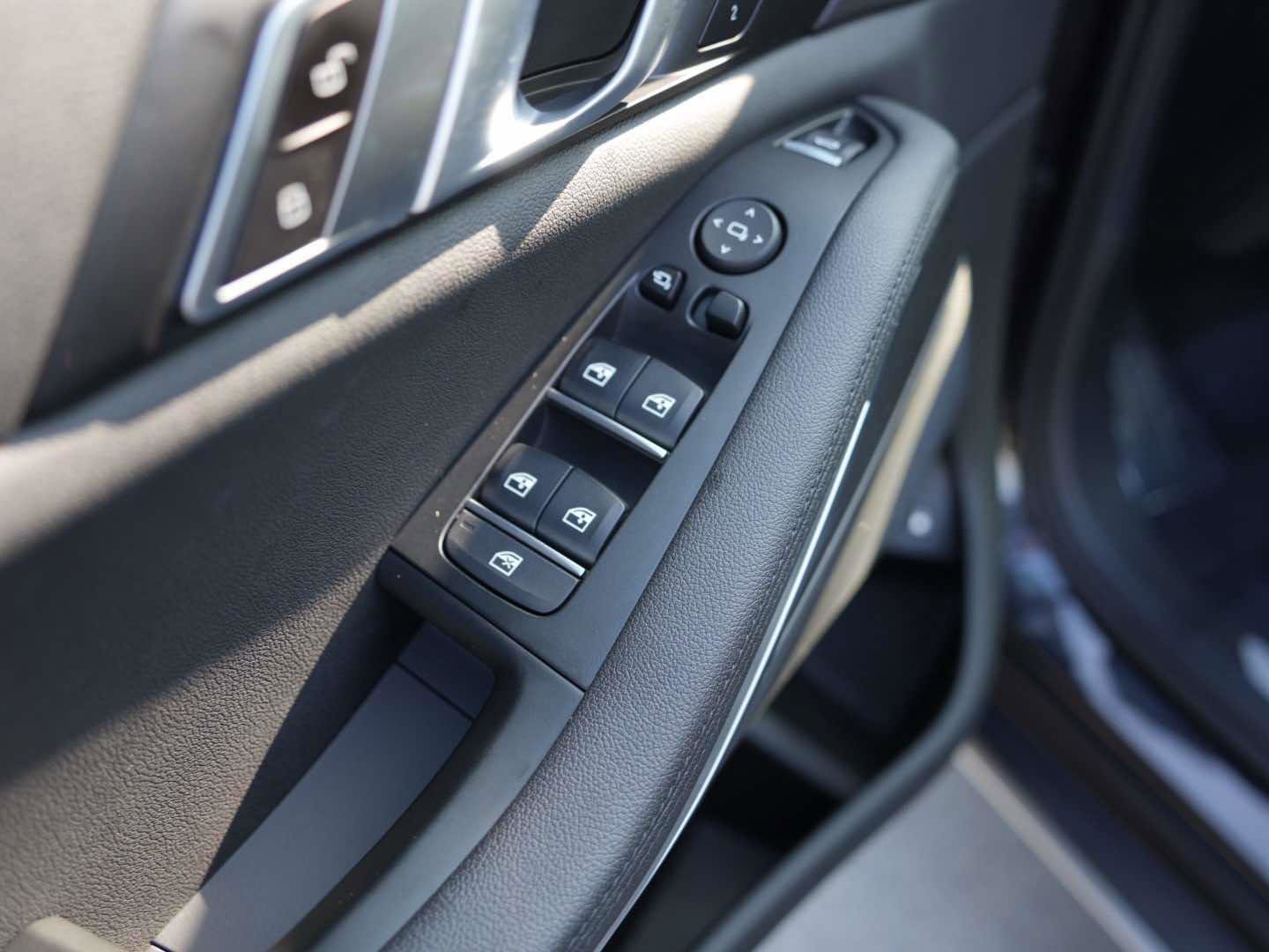 Certified 2022 BMW X5 xDrive45e w/ Executive Package AWD/4WD image 11