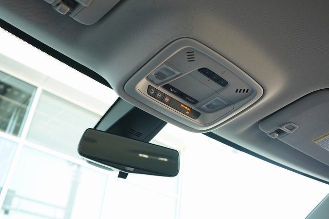 Used 2020 Chevrolet Traverse LT w/ LT Premium Package image 19