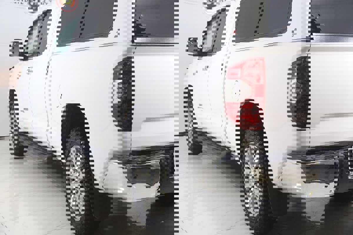 Used 2014 Toyota Tundra Limited w/ Limited Premium Package image 22