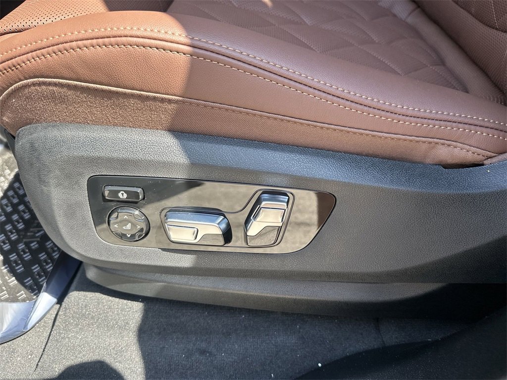 New 2026 BMW X7 xDrive40i w/ M Sport Package image 13