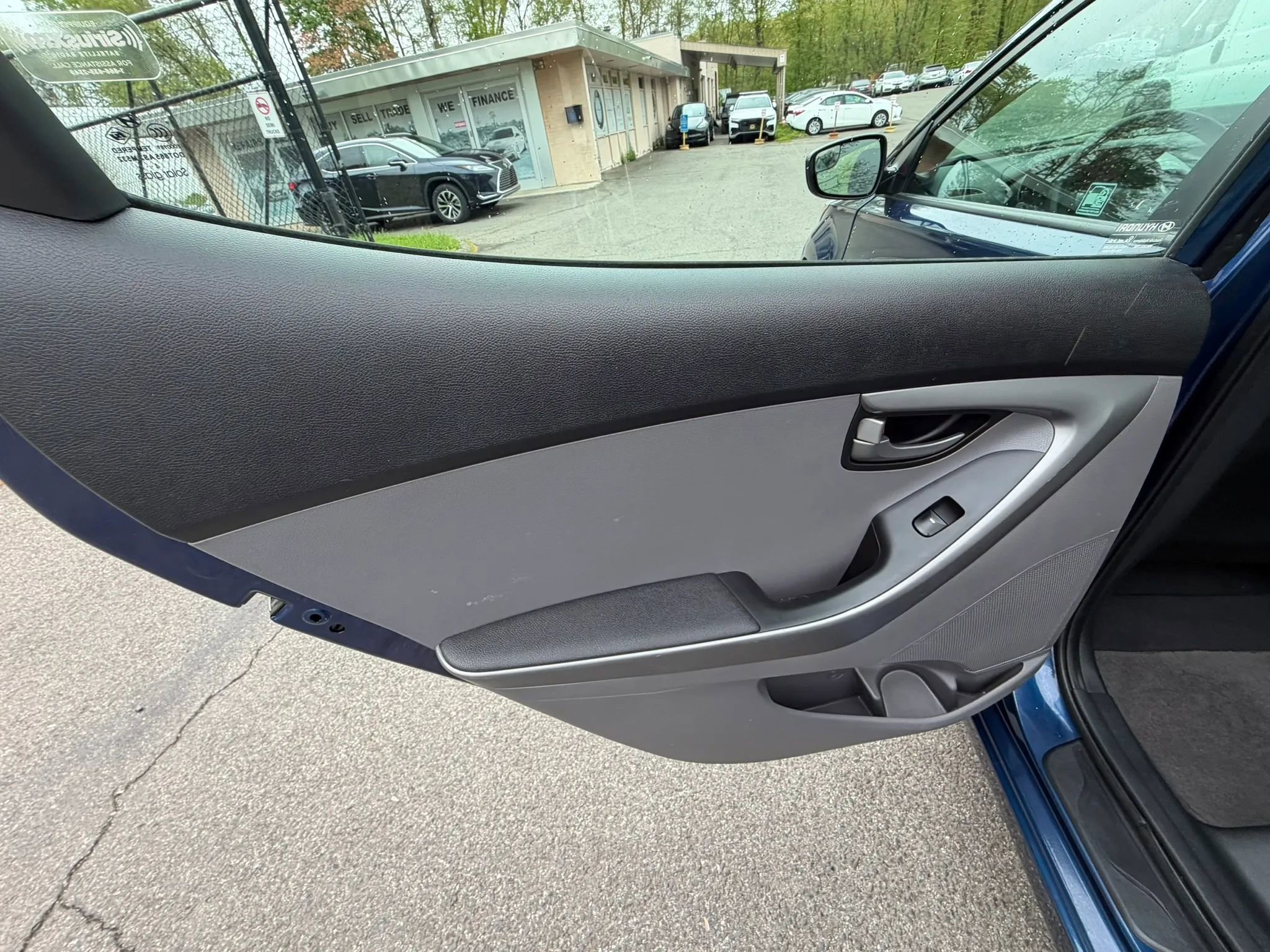 Used 2015 Hyundai Elantra SE FWD image 20