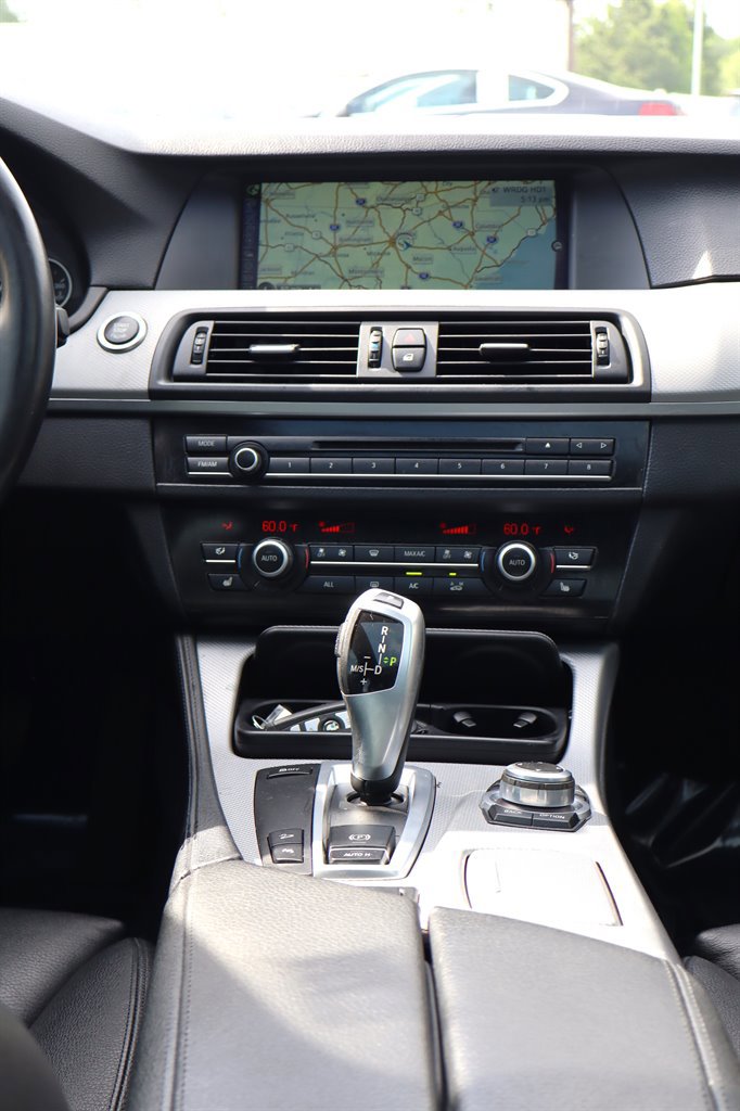 Used 2013 BMW 550i xDrive Sedan AWD/4WD image 12