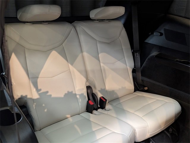 Used 2024 Cadillac XT6 Sport w/ Technology Package image 16