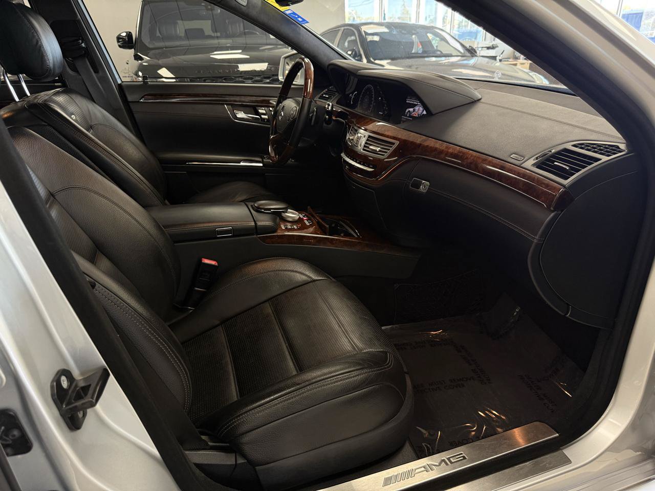 Used 2013 Mercedes-Benz S 63 AMG w/ Rear Seat Pkg image 27