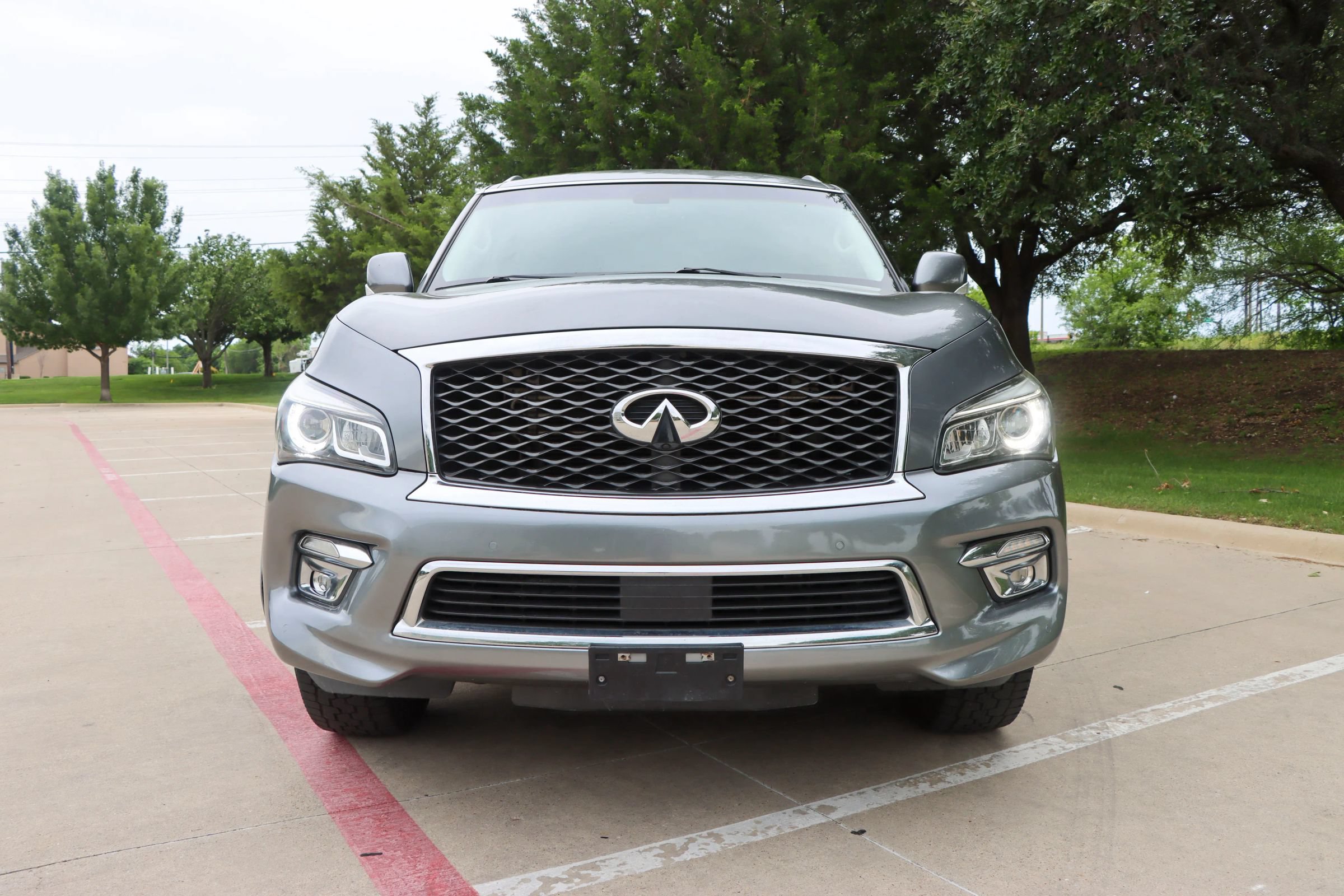 Used 2016 INFINITI QX80 2WD image 2