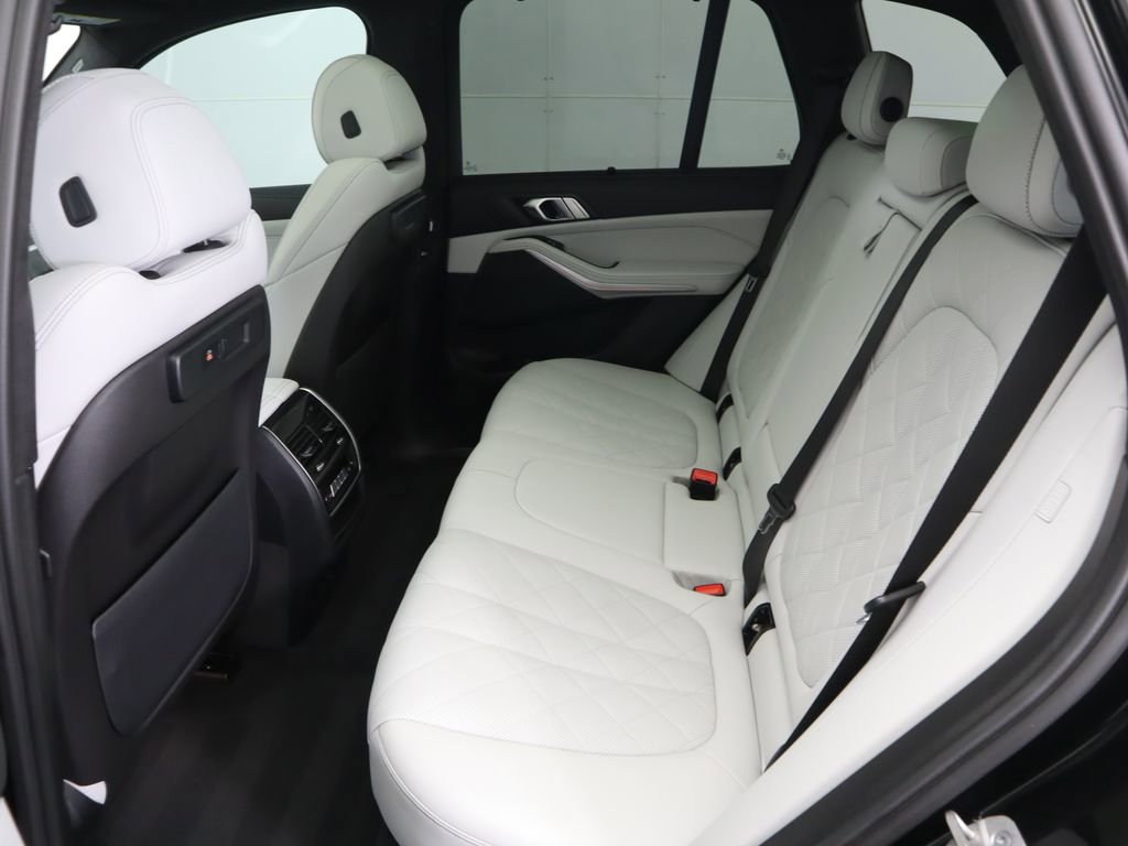Certified 2023 BMW X5 xDrive40i w/ Executive Package image 22