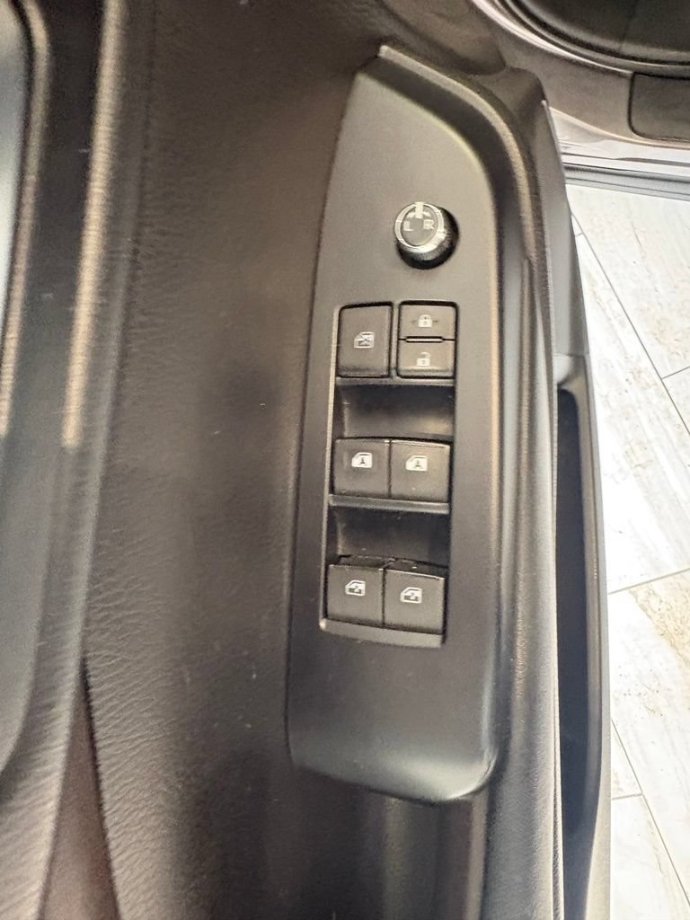 Used 2018 Toyota Highlander XLE AWD/4WD image 15
