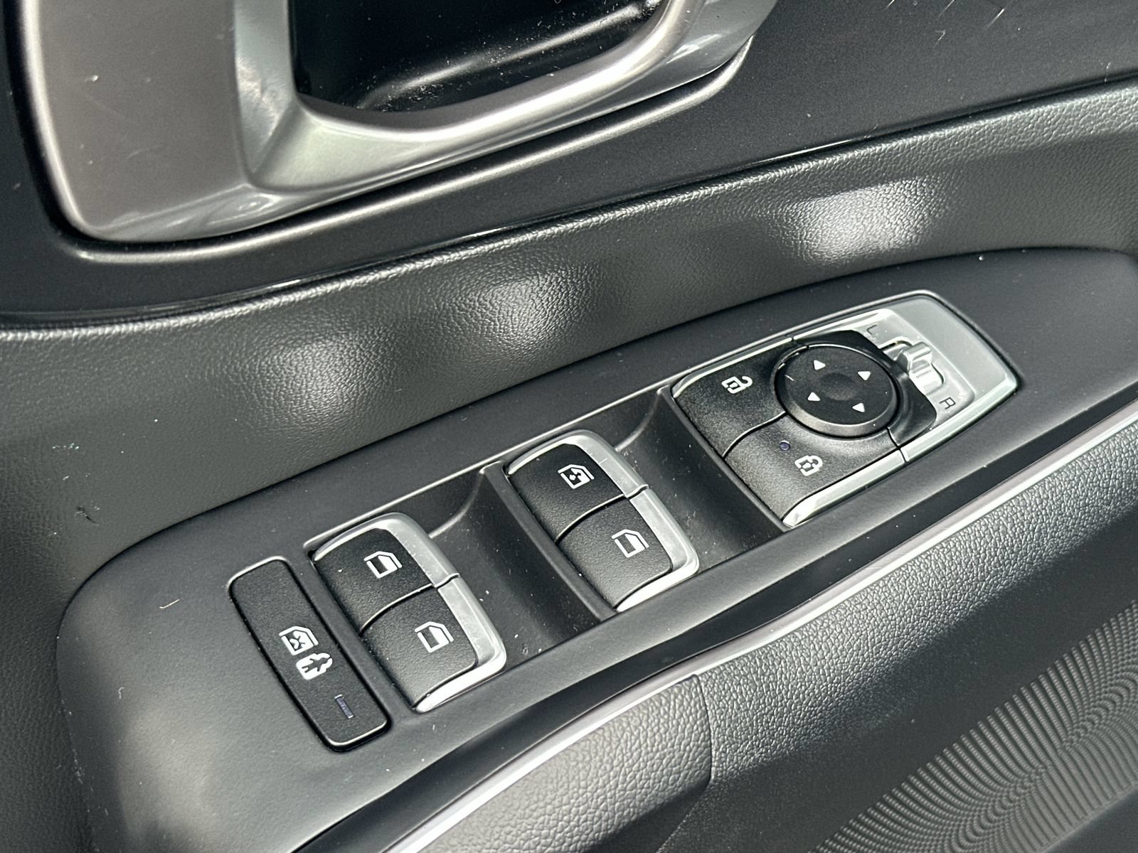 Used 2023 Kia Sorento LX FWD image 15
