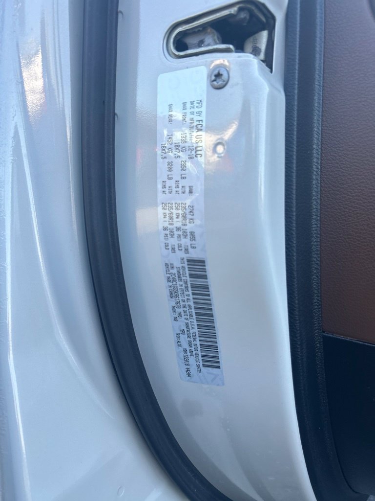 Used 2019 Chrysler Pacifica Limited w/ Advanced Safetytec Group FWD image 43