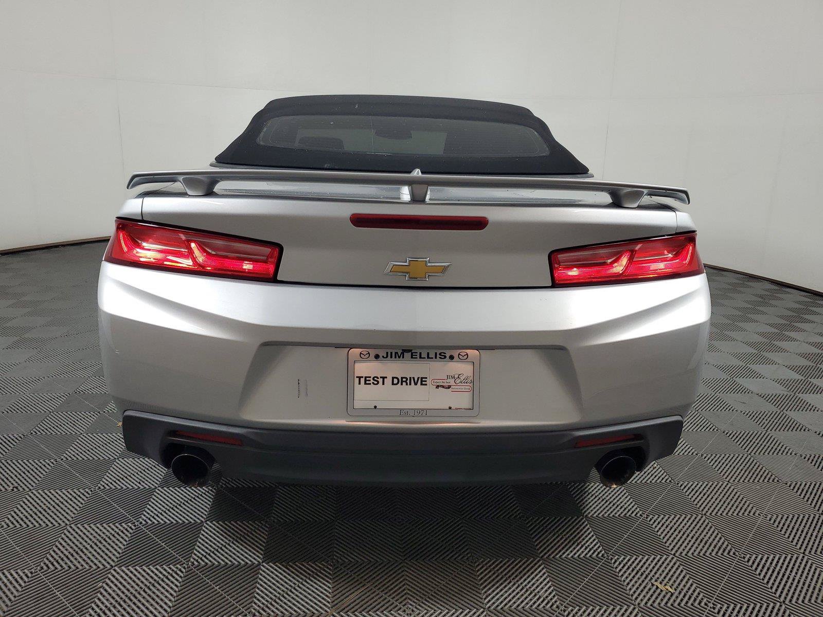 Used 2017 Chevrolet Camaro LT RWD image 5