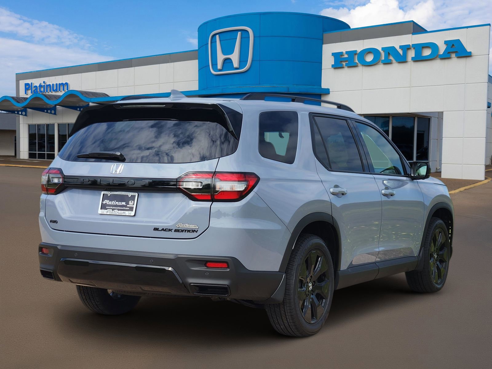 New 2026 Honda Pilot Black Edition image 4